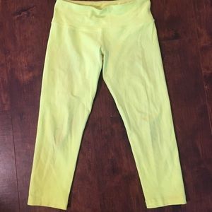 Lululemon cropped reversible yoga pants